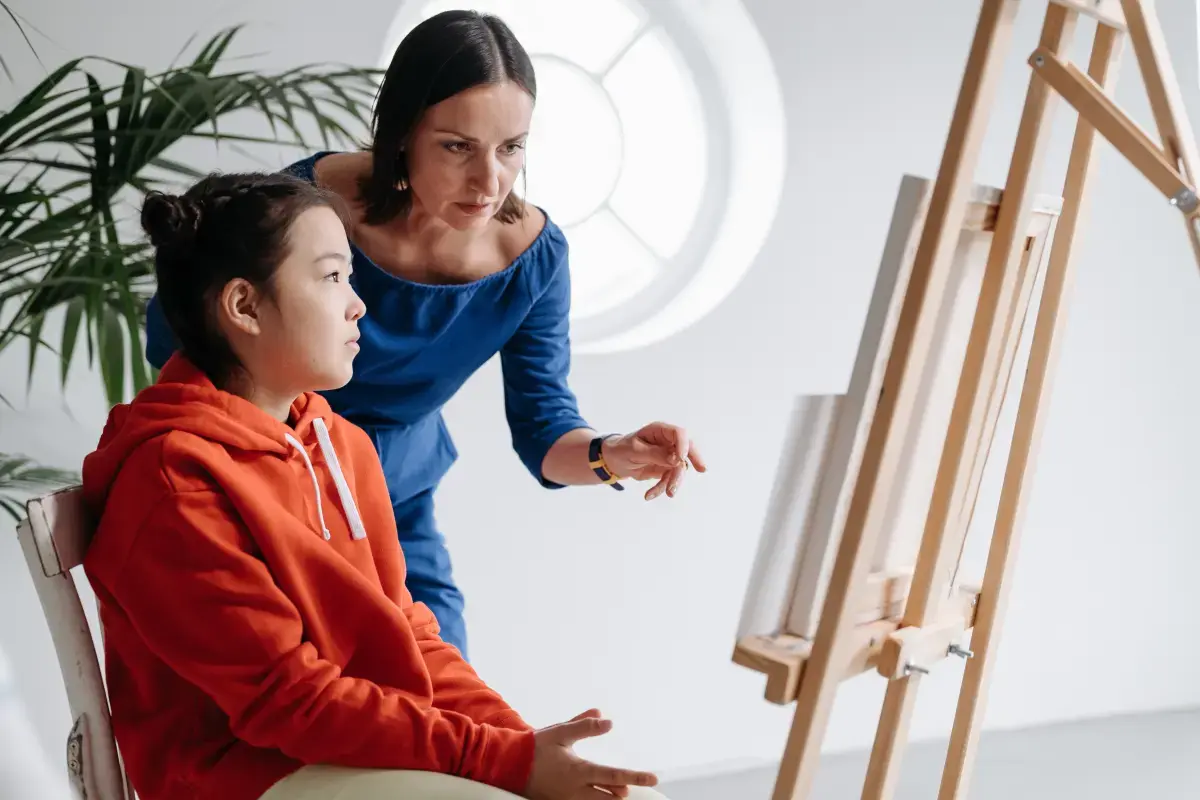 What is a Art Instructor?