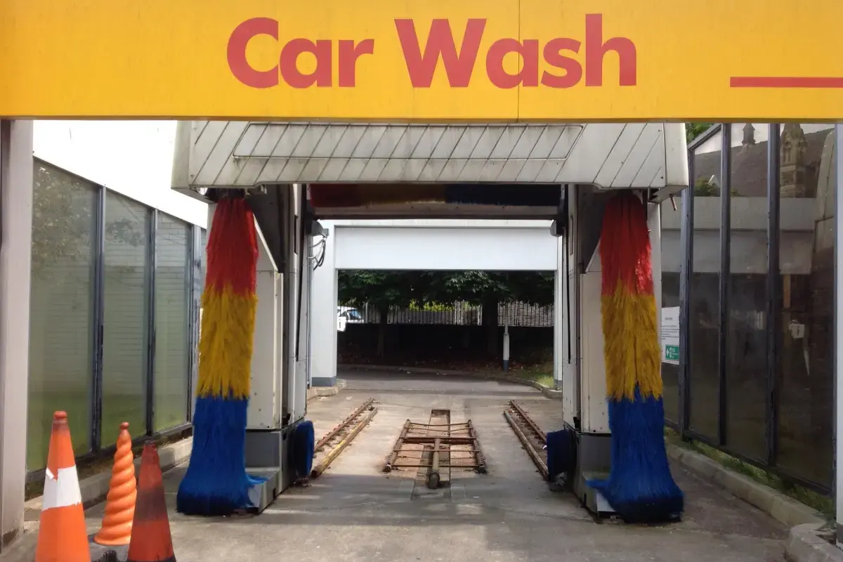 What is an expert Car Wash Attendant?