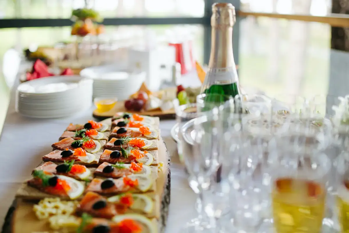 What is an expert Caterer?