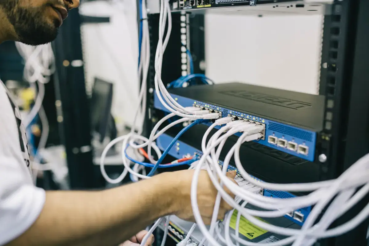 What is an expert Data Center Technician?