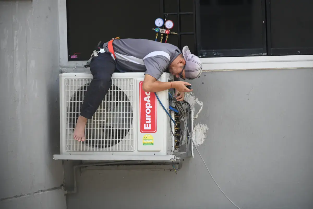 What is a Heating Aircon Technician?