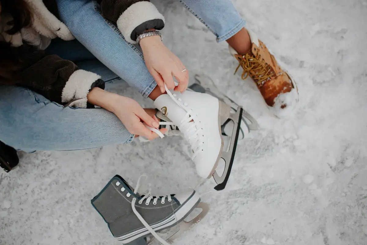 What is an expert Ice Skating Instructor?