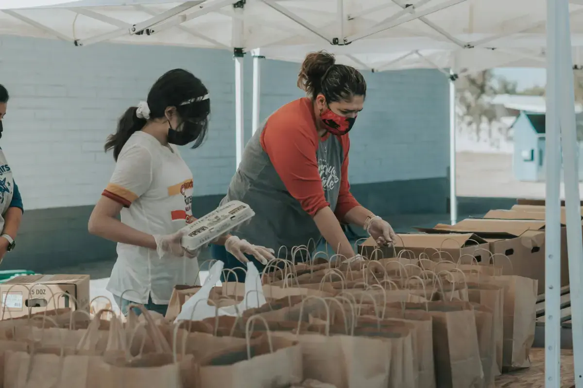 Nourishing Communities: The Impact of Volunteering in Food Banks Image1